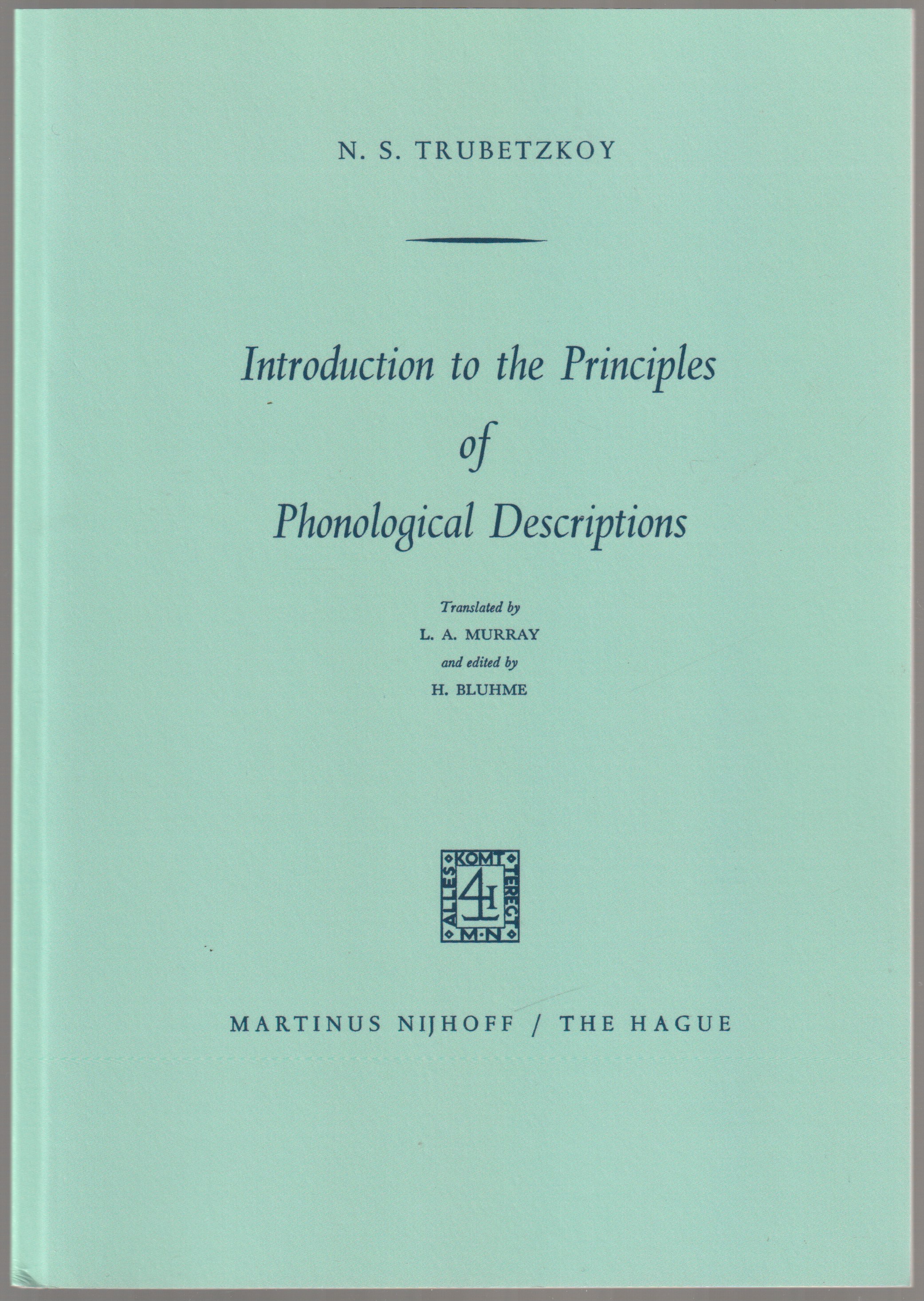 Introduction to the principles of phonological descriptions.